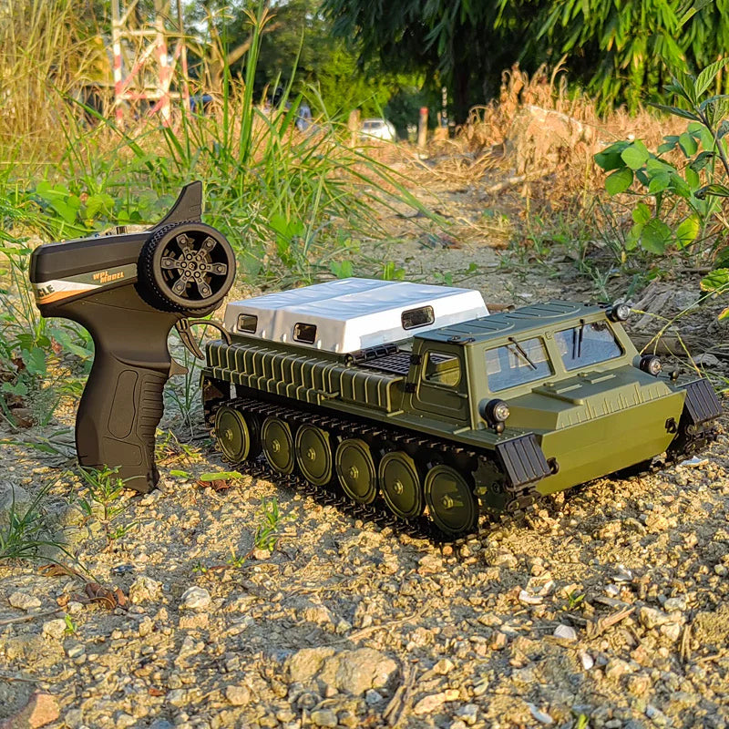 G71 RC Tracked Transporter - Battery Packages: Olive G71 RC tracked transporter with the own pictured pistol controller